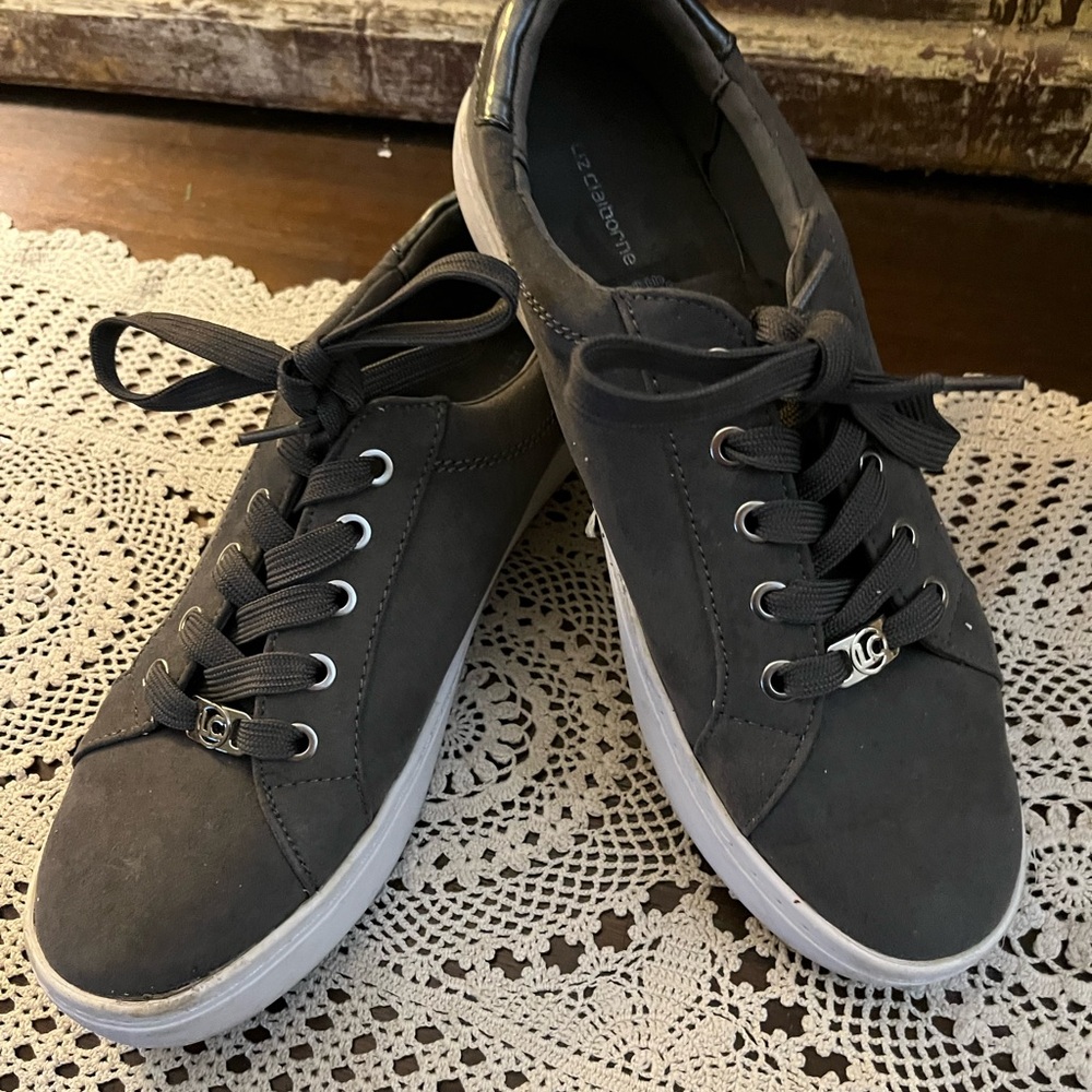 Liz Claiborne Sneakers , Gray Color , Size 8.5 Medium